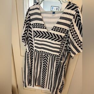 Old Navy Monochrome Geometric V-Neck Dress